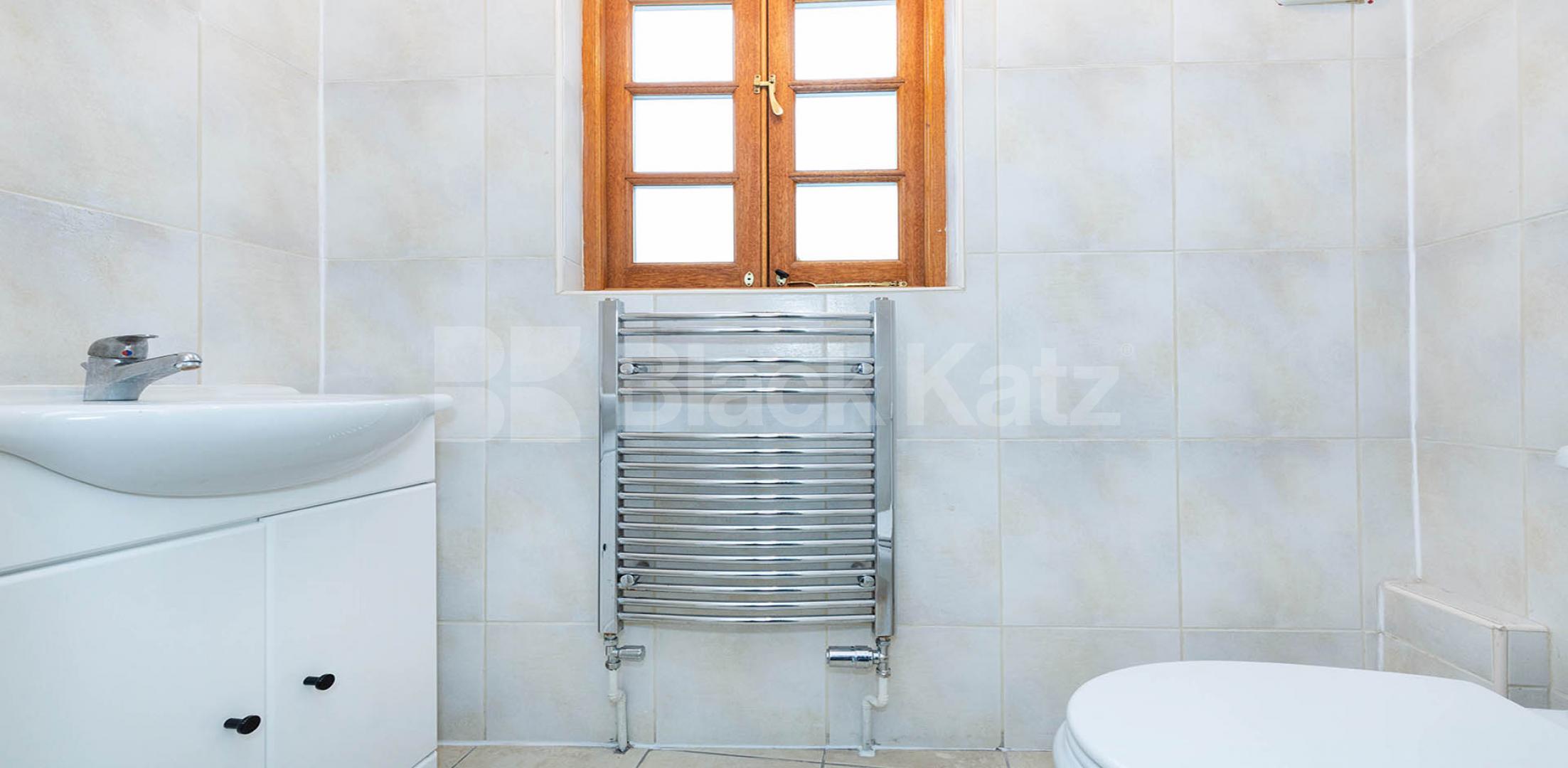 Spacious two double bedroom property in the heart of vibrant Crouch End  Park Road, Crouch End